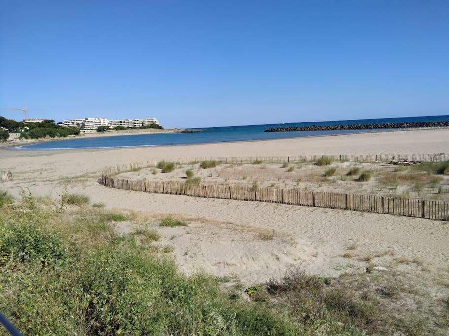 Les Salins A Sete Proche Plages Екстериор снимка